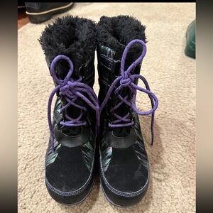 Disney Descendants Winter Boots Youth Size 4